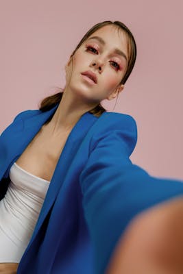 Ingrid, 26