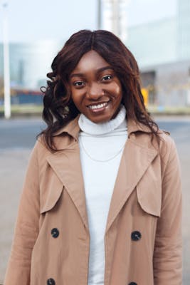 Astrid, 23